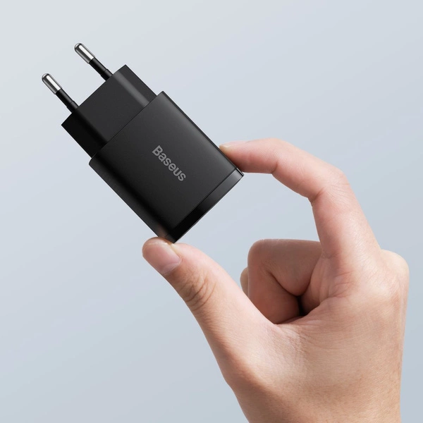 BASEUS Compact pikalaturi, USB-C + USB-A, 20W